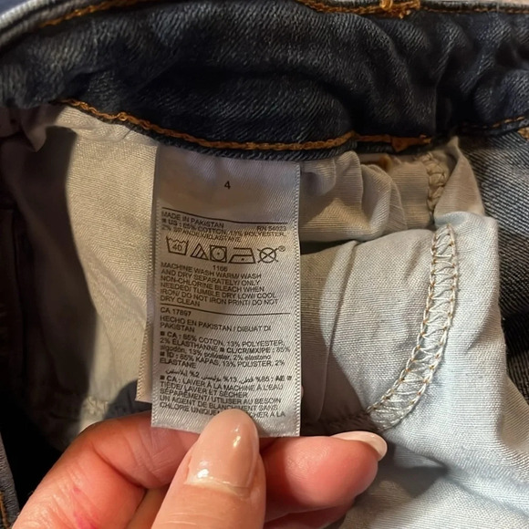 Old Navy Rockstar Supper Skinny Mid Rise Jeans, Size 4. - Picture 7 of 9